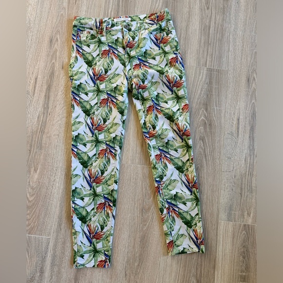 Truth and Theory Skinny Jeans - Picture 4 of 4